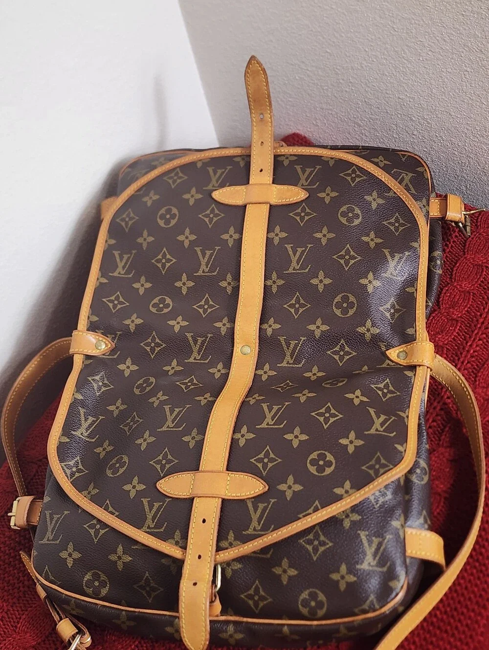 Louis Vuitton Authentic Vintage (34 Yrs.old) SAUMUR 30